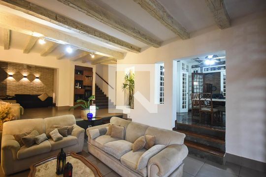 Sala de casa para alugar com 4 quartos, 600m² em Vila Inah, São Paulo