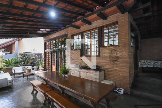 Varanda de casa para alugar com 4 quartos, 600m² em Vila Inah, São Paulo