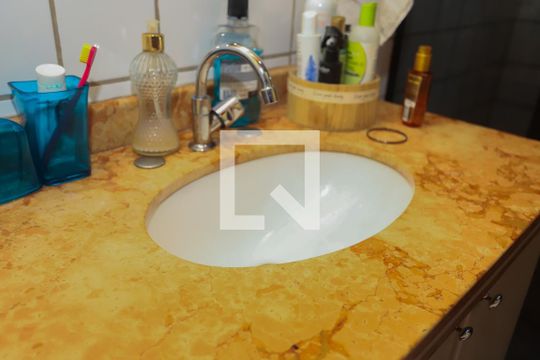 Banheiro de apartamento à venda com 2 quartos, 94m² em Perdizes, São Paulo
