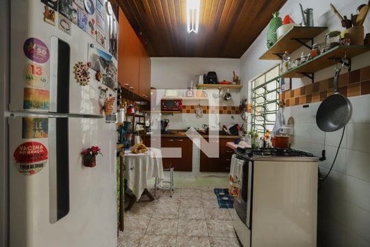 Cozinha de apartamento à venda com 2 quartos, 94m² em Perdizes, São Paulo