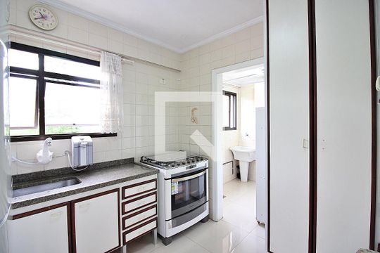 Cozinha de apartamento à venda com 3 quartos, 80m² em Nova Petrópolis, São Bernardo do Campo