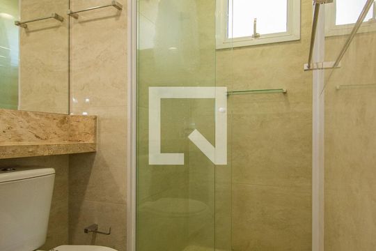 Banheiro de apartamento para alugar com 1 quarto, 48m² em Centro, Campinas
