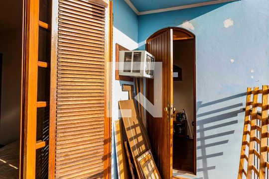 Varanda Quarto 2 casa 1 de casa à venda com 4 quartos, 187m² em Sarandi, Porto Alegre