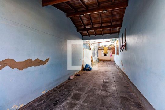 Garagem de casa à venda com 4 quartos, 187m² em Sarandi, Porto Alegre