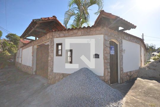 Fachada de casa para alugar com 3 quartos, 200m² em Campo Grande, Rio de Janeiro