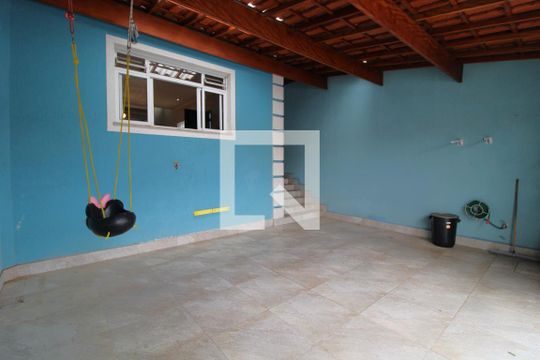 Garagem de casa à venda com 3 quartos, 158m² em Interlagos, São Paulo