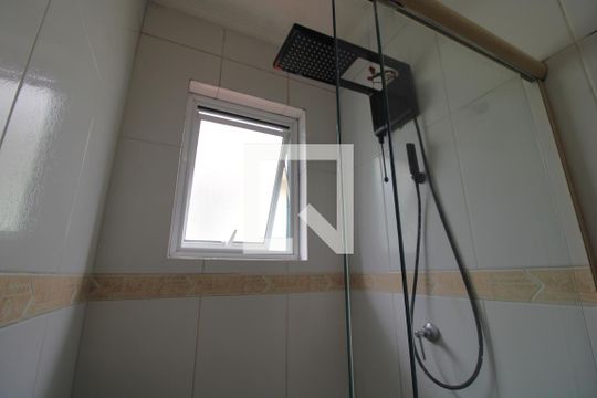 Chuveiro banheiro da suíte de casa à venda com 3 quartos, 158m² em Interlagos, São Paulo
