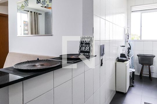 Cozinha de apartamento à venda com 2 quartos, 42m² em Jardim Leopoldina, Porto Alegre