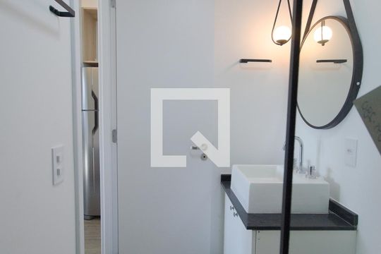 Banheiro de apartamento para alugar com 1 quarto, 30m² em Vila Dom Pedro I, São Paulo