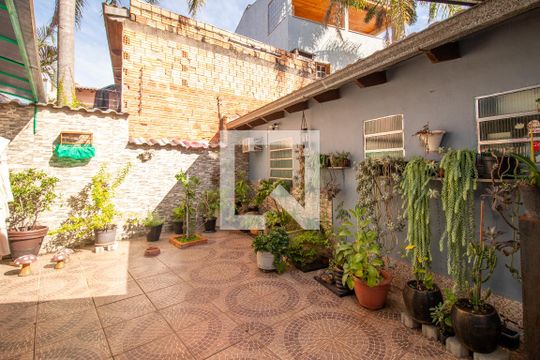 Garagem de casa de condomínio à venda com 3 quartos, 357m² em Vila Nova, Porto Alegre