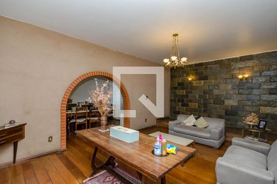Casa à venda com 4 quartos, 248m² em Gutierrez, Belo Horizonte