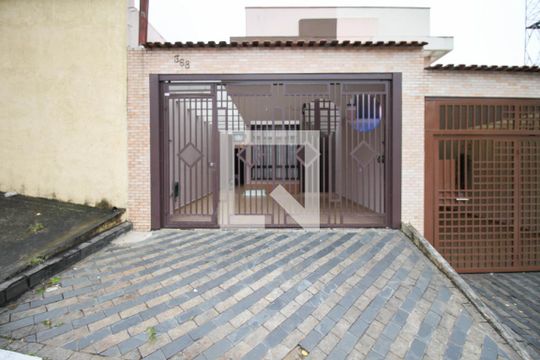 Fachada de casa à venda com 3 quartos, 138m² em Vila Mercedes, São Paulo