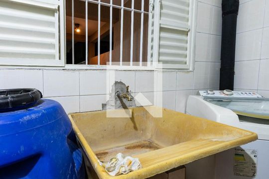 Área de Serviço de casa à venda com 2 quartos, 145m² em Capão do Embira, São Paulo