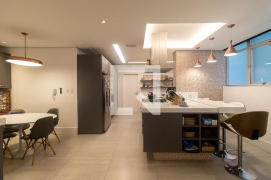 Cozinha de apartamento à venda com 3 quartos, 300m² em Paraíso, São Paulo