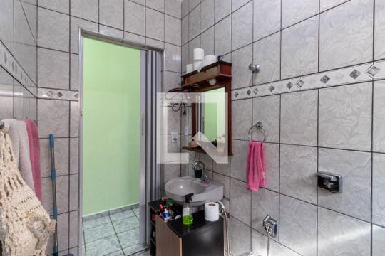 Banheiro de casa à venda com 5 quartos, 120m² em Jardim Fernandes, São Paulo