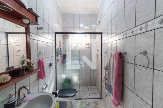 Banheiro de casa à venda com 5 quartos, 120m² em Jardim Fernandes, São Paulo