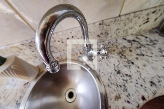 Pia de casa para alugar com 3 quartos, 120m² em Jardim Montanhês, Belo Horizonte