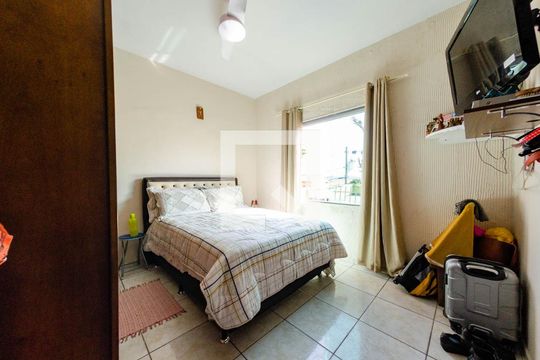 Suíte de casa para alugar com 3 quartos, 120m² em Jardim Montanhês, Belo Horizonte