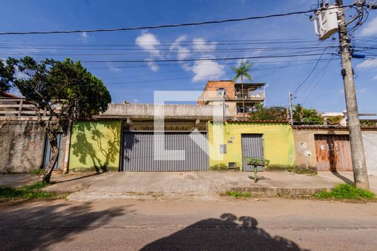 Fachada de casa para alugar com 3 quartos, 120m² em Jardim Montanhês, Belo Horizonte