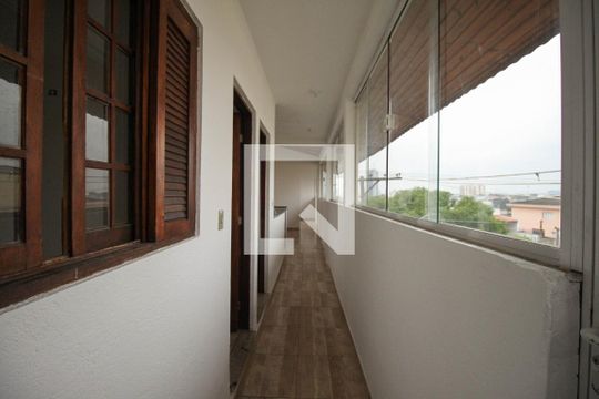 Entrada de casa para alugar com 2 quartos, 90m² em Vila Alpina, São Paulo