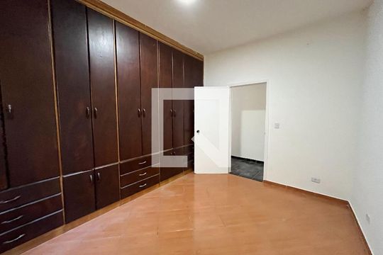 Quarto 2 de casa à venda com 3 quartos, 300m² em Vila Fachini, São Paulo