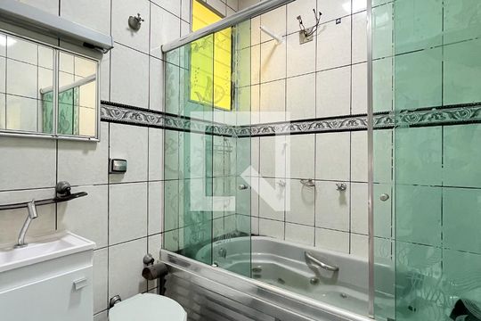 Banheiro da Suíte de casa à venda com 3 quartos, 300m² em Vila Fachini, São Paulo