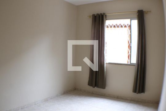 Quarto 2 de casa para alugar com 2 quartos, 240m² em Taquara, Rio de Janeiro