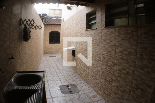 Área de Serviço de casa para alugar com 2 quartos, 240m² em Taquara, Rio de Janeiro
