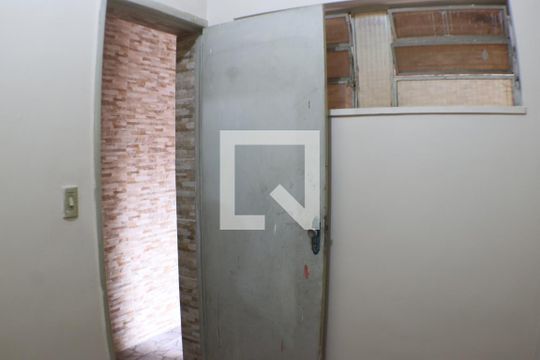 Quarto de Serviço de casa para alugar com 2 quartos, 240m² em Taquara, Rio de Janeiro