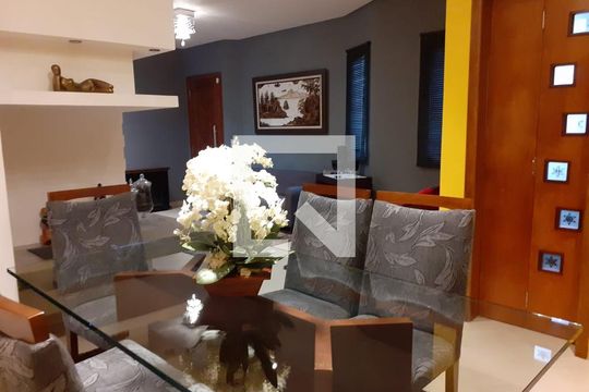 Casa à venda com 3 quartos, 143m² em Parque das Nações, Santo André
