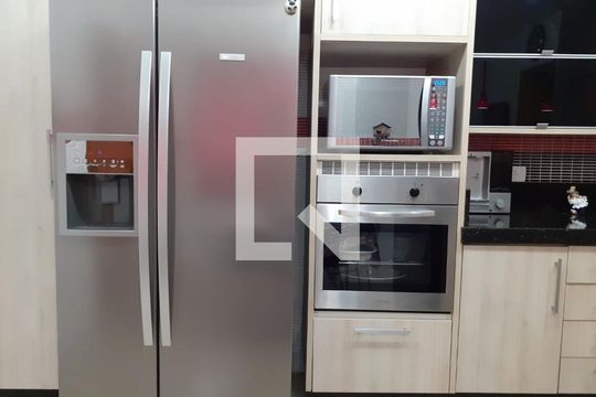 Casa à venda com 3 quartos, 143m² em Parque das Nações, Santo André