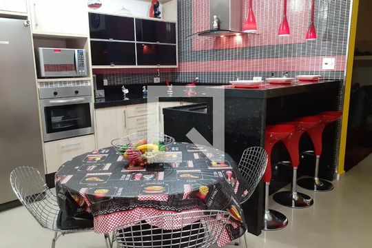 Casa à venda com 3 quartos, 143m² em Parque das Nações, Santo André