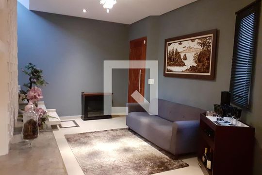 Casa à venda com 3 quartos, 143m² em Parque das Nações, Santo André