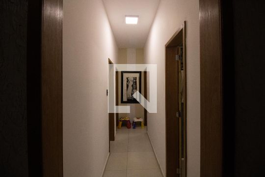 Corredor de apartamento para alugar com 3 quartos, 150m² em Laranjeiras, Rio de Janeiro