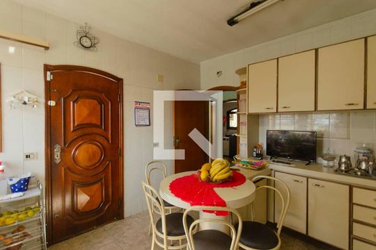 Cozinha de casa para alugar com 5 quartos, 590m² em Jardim Triana, São Paulo