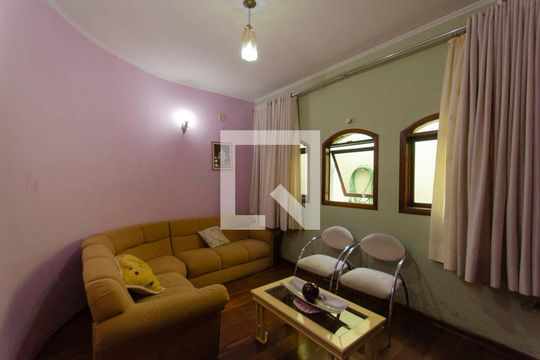 Casa para alugar com 5 quartos, 590m² em Jardim Triana, São Paulo