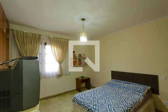 Suíte 1 de casa para alugar com 5 quartos, 590m² em Jardim Triana, São Paulo