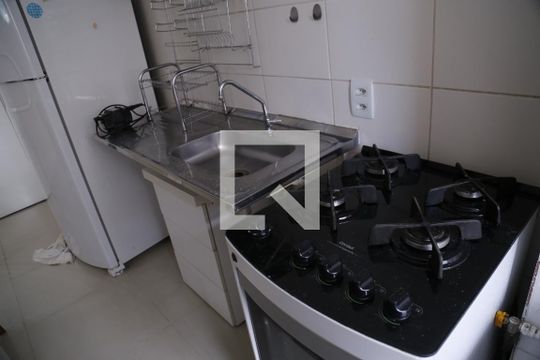 Cozinha de apartamento para alugar com 2 quartos, 50m² em Jardim Íris, São Paulo