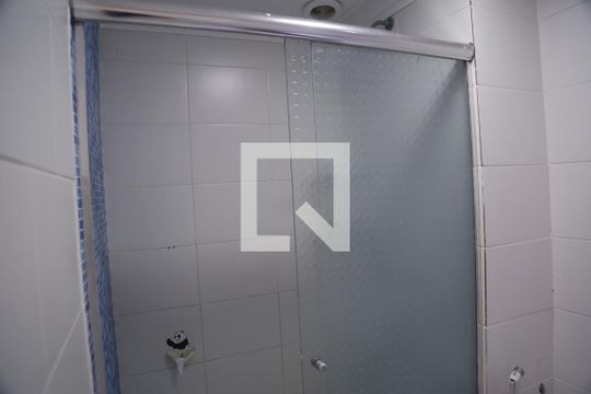 Banheiro de apartamento para alugar com 2 quartos, 50m² em Jardim Íris, São Paulo