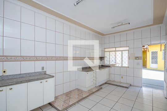 Cozinha de casa à venda com 3 quartos, 200m² em Dom Bosco, Belo Horizonte