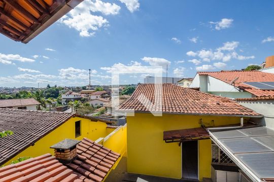 Sala anexo de casa à venda com 3 quartos, 200m² em Dom Bosco, Belo Horizonte