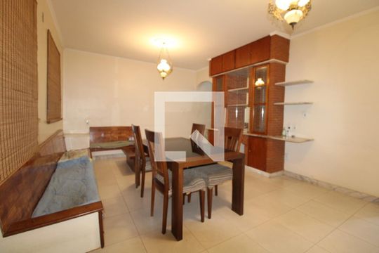 Casa à venda com 4 quartos, 300m² em Jardim Guanabara, Campinas