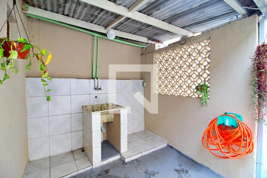 Área de Serviço de casa à venda com 3 quartos, 70m² em Vila Lutécia, Santo André