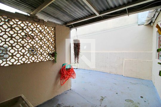 Área de Serviço de casa para alugar com 3 quartos, 70m² em Vila Lutécia, Santo André