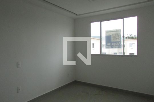 Apartamento para alugar com 2 quartos, 42m² em Guaratiba, Rio de Janeiro