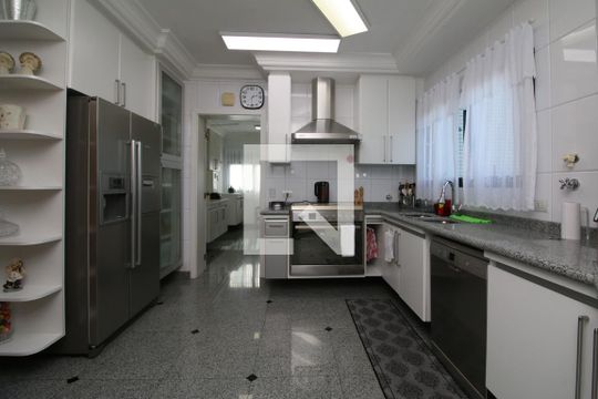 Cozinha de apartamento à venda com 3 quartos, 234m² em Jardim Anália Franco, São Paulo