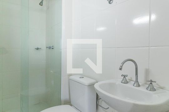 Banheiro da Suíte de apartamento à venda com 2 quartos, 51m² em São Sebastião, Porto Alegre