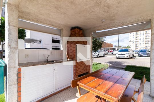 Área comum - Churrasqueira de apartamento à venda com 2 quartos, 51m² em São Sebastião, Porto Alegre