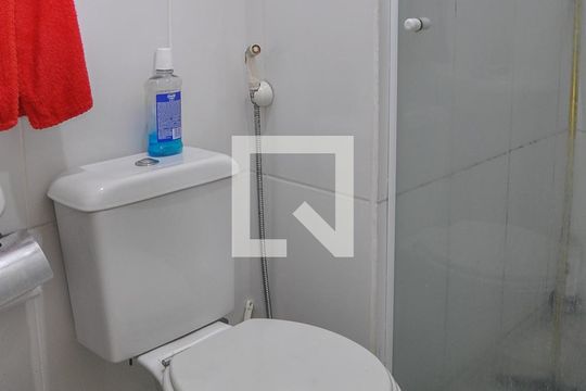 Banheiro de apartamento à venda com 3 quartos, 75m² em Fátima, Niterói