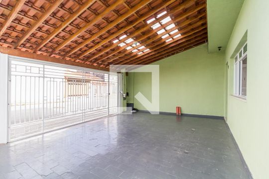 Garagem de casa para alugar com 3 quartos, 117m² em Vila Industrial, Mogi das Cruzes